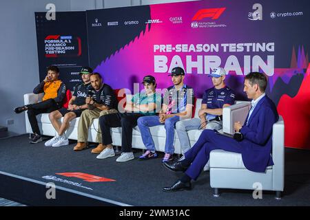 NORRIS Lando (gbr), McLaren F1 Team MCL38, BOTTAS Valtteri (FIN), Stake F1 Team Kick sauber C44, HAMILTON Lewis (gbr), Mercedes AMG F1 Team W15, WALK Lance (CAN), Aston Martin F1 Team AMR24, OCON Esteban (fra), Alpine F1 Team A524, SARGEANT Logan (usa), Williams Racing FW46, Portrait-Pressekonferenz während der Formel 1 Aramco-Vorsaison-Tests 2024 der FIA Formel 1-Weltmeisterschaft 2024 vom 21. bis 23. Februar 2024 auf dem Bahrain International Circuit in Sakhir, Bahrain - Foto Eric Alonso/DPPI F1 Vorsaison-Tests in Bahrain auf dem Bahrain International Circuit am 22. Februar 20 Stockfoto