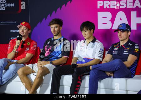 LECLERC Charles (mco), Scuderia Ferrari SF-24, GASLY Pierre (fra), Alpine F1 Team A524, TSUNODA Yuki (JAP), Visa Cash App RB F1 Team VCARB 01 und VERSTAPPEN Max (Ned), Red Bull Racing RB20, Porträt, Pressekonferenz während der Formel-1-Aramco-Vorsaisontests 2024 der FIA-Formel-1-Weltmeisterschaft 2024 vom 21. bis 23. Februar 2024 auf dem Bahrain International Circuit in Sakhir, Bahrain - Foto Eric Alonso/DPPI F1 Vorsaisontests in Bahrain auf dem Bahrain International Circuit am 22. Februar, 2024 in Sakhir, Bahrain. (Foto: HOCH ZWEI) Stockfoto