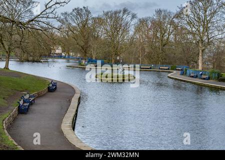 Der Bootsee im Lister Park (Manningham Park) Bradford. Dieser Park im Besitz des stadtrates ist ein Grünland in der Stadt Bradford. Stockfoto