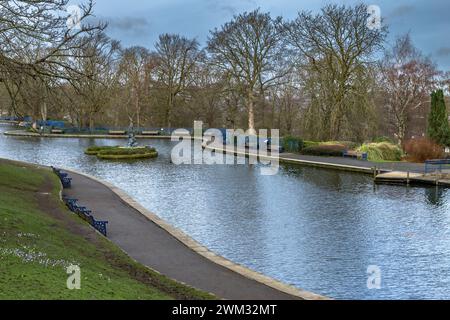 Der Bootsee im Lister Park (Manningham Park) Bradford. Dieser Park im Besitz des stadtrates ist ein Grünland in der Stadt Bradford. Stockfoto