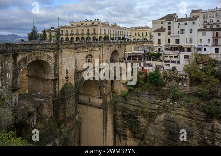 Die Puente Nuevo und die Altstadt von Ronda, Malaga, Andalusien, Spanien. Stockfoto