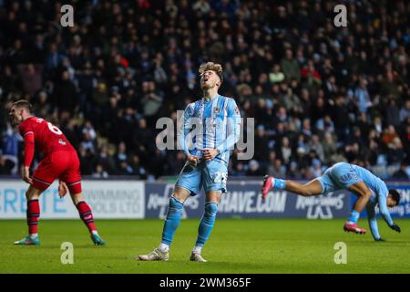 Coventry, Großbritannien. Februar 2024. Josh Eccles von Coventry City reagiert während des Sky Bet Championship Matches Coventry City gegen Preston North End in Coventry Building Society Arena, Coventry, Großbritannien, 23. Februar 2024 (Foto: Gareth Evans/News Images) in Coventry, Großbritannien am 23. Februar 2024. (Foto: Gareth Evans/News Images/SIPA USA) Credit: SIPA USA/Alamy Live News Stockfoto