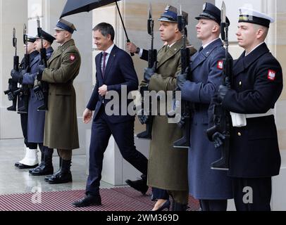 Warschau, Polen. Februar 2024. Premierminister Alexander de Croo, Bild nach einem Treffen mit dem polnischen Präsidenten am Freitag, den 23. Februar 2024, in Warschau, Polen.der belgische Premierminister und der Präsident der Europäischen Kommission besuchen Polen, einschließlich Treffen mit Spitzenpolitikern und einem Besuch im Hauptsitz der Europäischen Agentur Frontex, die Europäische Grenz- und Küstenwache. BELGA FOTO BENOIT DOPPAGNE Credit: Belga News Agency/Alamy Live News Stockfoto