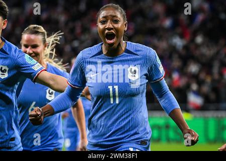 Decines-Charpieu, Frankreich, Frankreich. Februar 2024. Kadidiatou DIANI feiert sein Tor während der UEFA Women's Nations League, dem Halbfinalspiel zwischen Frankreich und Deutschland im Groupama-Stadion am 23. Februar 2024 in Decines-Charpieu bei Lyon. (Kreditbild: © Matthieu Mirville/ZUMA Press Wire) NUR REDAKTIONELLE VERWENDUNG! Nicht für kommerzielle ZWECKE! Stockfoto