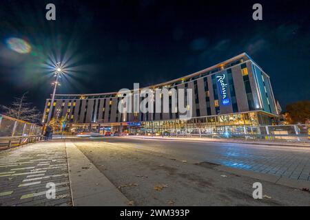 Uppsala, Schweden - 18. november 2023: Außenansicht des Radisson Blu Uppsala Hotel Stockfoto