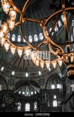 Details eines Kronleuchters in der Hagia Sophia Moschee in Istanbul Stockfoto