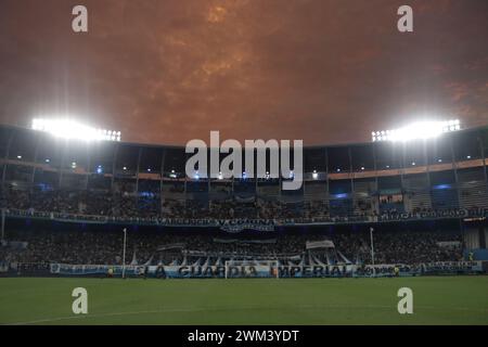 Avellaneda, Buenos Aires, Argentinien. Februar 2024. Racing Club de Avellaneda öffnete die Türen seines Stadions für Fans, um die Spieler für das morgige Spiel gegen ihren klassischen Rivalen Independiente zu ermutigen. Stockfoto