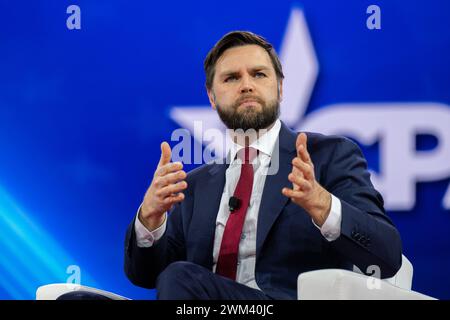 Maryland, USA. Februar 2024. US-Senator JD Vance (Republikaner von Ohio) bei der Konservativen Politischen Aktionskonferenz 2024 in National Harbor, Maryland, USA, am Freitag, den 23. Februar, 2024. Vermerk: Annabelle Gordon /CNP /MediaPunch Vermerk: MediaPunch Inc/Alamy Live News Stockfoto