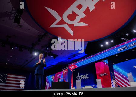 National Harbor, Maryland, USA. Februar 2024. Nigel Farage bei der Konservativen Politischen Aktionskonferenz 2024 in National Harbor, Maryland, USA, am Freitag, den 23. Februar, 2024. Vermerk: Annabelle Gordon/CNP/dpa/Alamy Live News Stockfoto