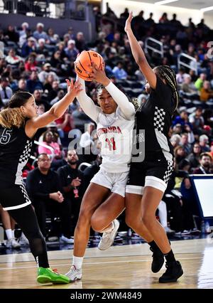 Riverside, CA. Februar 2024. Etiwanda Kennedy Smith (11) in Aktion während des CIF-SS Open Division Mädchen High School Basketball-Meisterschaftsspiels zwischen Sierra Canyon und Etiwanda an der Cal Baptist University. Louis Lopez/Modern Exposure/Cal Sport Media/Alamy Live News Stockfoto