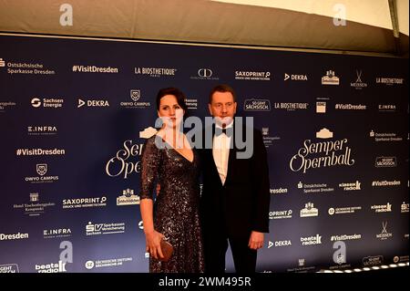 Michael Kretschmer mit Ehefrau Annett Hofmann beim 16. SemperOpernball 2024 in der Semperoper. Dresden, 23.02.2024 Stockfoto