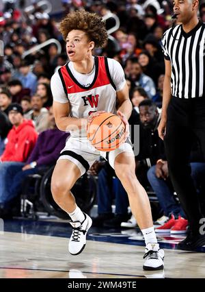 Riverside, CA. Februar 2024. Harvard-Westlake Trent Perry (0) in Aktion während des CIF-SS Open Division Boys High School Basketballspiels zwischen Harvard-Westlake und Roosevelt an der Cal Baptist University. Louis Lopez/Modern Exposure/Cal Sport Media/Alamy Live News Stockfoto