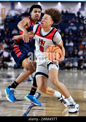 Riverside, CA. Februar 2024. Harvard-Westlake Trent Perry (0) in Aktion während des CIF-SS Open Division Boys High School Basketballspiels zwischen Harvard-Westlake und Roosevelt an der Cal Baptist University. Louis Lopez/Modern Exposure/Cal Sport Media/Alamy Live News Stockfoto