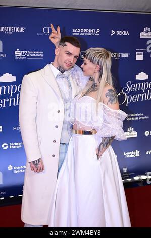 Eric Stehfest mit Ehefrau Edith Stehfest beim 16. SemperOpernball 2024 in der Semperoper. Dresden, 23.02.2024 Stockfoto