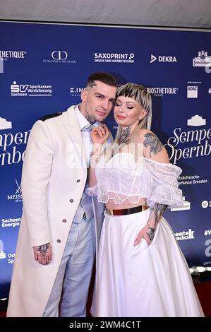 Eric Stehfest mit Ehefrau Edith Stehfest beim 16. SemperOpernball 2024 in der Semperoper. Dresden, 23.02.2024 Stockfoto