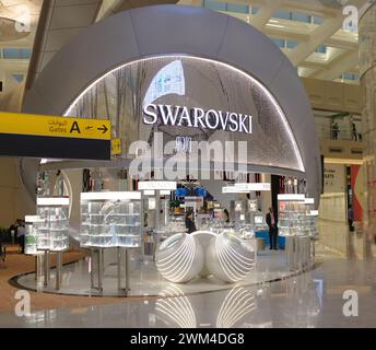 Einkaufsviertel am internationalen Flughafen Zayed, Abu Dhabi. Stockfoto