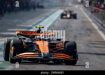 Sakhir, Bahrain, 23. Februar, Lando Norris, aus Großbritannien, tritt für McLaren F1 an. Wintertests, die Wintertests der Formel-1-Meisterschaft 2024. Quelle: Michael Potts/Alamy Live News Stockfoto