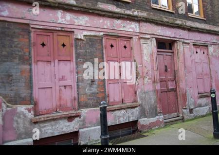 Schönes Gebäude (in schlechtem Zustand), Princelet Street, Spitalfields, East London, UK Stockfoto