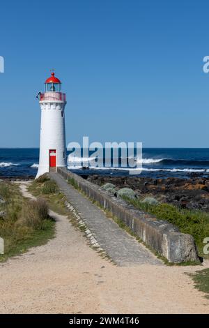 Das Griffiths Island Lighthouse in Port Fairy Victoria Australien am 2. Oktober 2023 Stockfoto