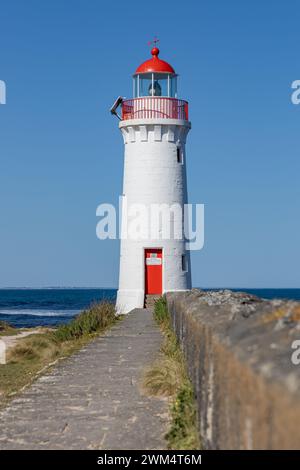 Das Griffiths Island Lighthouse in Port Fairy Victoria Australien am 2. Oktober 2023 Stockfoto