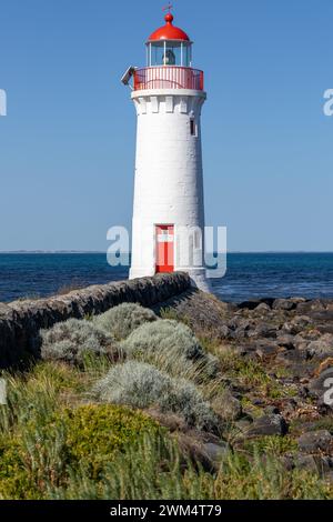 Das Griffiths Island Lighthouse in Port Fairy Victoria Australien am 2. Oktober 2023 Stockfoto