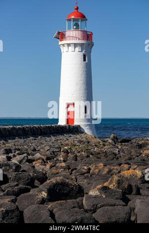 Das Griffiths Island Lighthouse in Port Fairy Victoria Australien am 2. Oktober 2023 Stockfoto