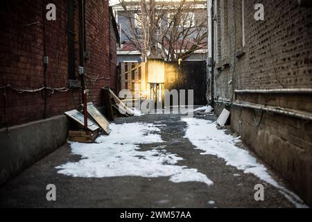 Toronto, Kanada - eine leere Seitenstraße in Toronto mit Haus und Sonne Stockfoto