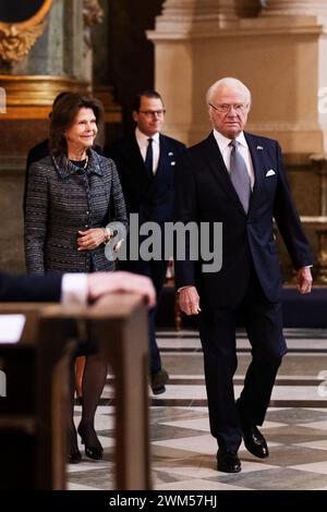 Stockholm, Schweden. Februar 2024. STOCKHOLM, SCHWEDEN 20240224 König Carl Gustav, Königin Silvia, nahm am Samstag, anlässlich des zweiten Jahrestages der russischen Invasion in die Ukraine, an einem Friedensgebet in der Schlosskirche im Königlichen Palast Teil. Foto: Caisa Rasmussen/TT/Code 12150 Credit: TT News Agency/Alamy Live News Stockfoto