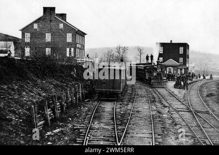 Hanover Junction Pennsylvania, 1863, Bahnhöfe. Details zu Ketten, Motor, Boxcar und Menge, 1863 Stockfoto