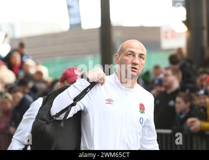 Scottish Gas Murrayfield Stadium. Edinburgh, Großbritannien. Februar 2024. UK. Die Herren Guinness Six Nations spielen Schottland gegen England England Cheftrainer Steve Borthwick kommt im Stadion an. Quelle: eric mccowat/Alamy Live News Stockfoto