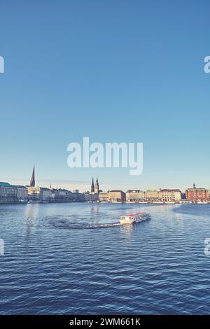 Boot auf der Alster in Hamburg. Hochwertige Fotos Stockfoto