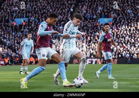 Birmingham, Großbritannien. Februar 2024. Birmingham, England, 24. Februar 2024: Neco Williams (7 Nottingham Forest) am Ball während des Premier League-Fußballspiels zwischen Aston Villa und Nottingham Forest im Villa Park in Birmingham (England) (Natalie Mincher/SPP) Credit: SPP Sport Press Photo. /Alamy Live News Stockfoto