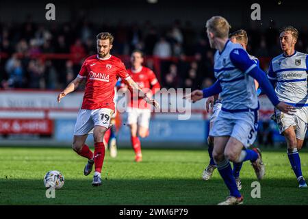 Morecambe am Samstag, den 24. Februar 2024. Gwion Edwards von Morecambe versucht einen Lauf während des Spiels der Sky Bet League 2 zwischen Morecambe und Grimsby Town am Samstag, den 24. Februar 2024, in der Globe Arena in Morecambe. (Foto: Ian Charles | MI News) Credit: MI News & Sport /Alamy Live News Stockfoto