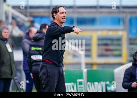 Brescia, Italien. Februar 2024. Der Cheftrainer Alessandro Nesta (AC Reggiana) bei Brescia Calcio vs AC Reggiana, italienisches Fußball-Spiel der Serie B in Brescia, Italien, 24. Februar 2024 Credit: Independent Photo Agency/Alamy Live News Stockfoto