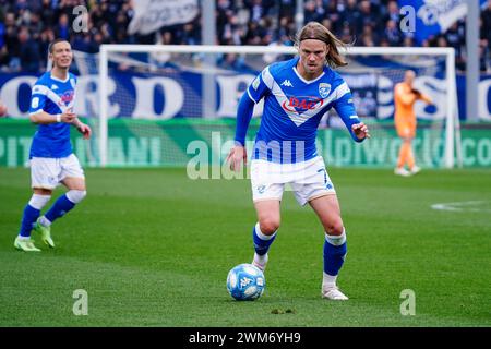 Brescia, Italien. Februar 2024. Birkir Bjarnason (Brescia Calcio) während des Spiels Brescia Calcio vs AC Reggiana, italienischer Fußball Serie B in Brescia, Italien, 24. Februar 2024 Credit: Independent Photo Agency/Alamy Live News Stockfoto