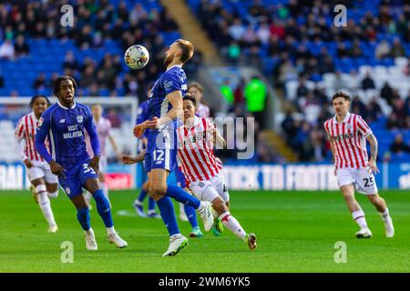 Cardiff, Großbritannien. Februar 2024. Nathaniel Phillips von Cardiff City (c) in Aktion während des EFL Skybet Meisterschaftsspiels Cardiff City gegen Stoke City im Cardiff City Stadium am Samstag, den 24. Februar 2024. Dieses Bild darf nur für redaktionelle Zwecke verwendet werden. Nur redaktionelle Verwendung, Bild nach Credit: Andrew Orchard Sportfotografie/Alamy Live News Stockfoto