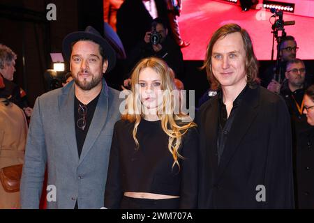 Ronald Zerfeld, Lilith Stangenberg und Lars Eidinger bei der Ankunft zur Abschluss Feier am Berlinale Palast der 74. Internationale Filmfestspiele Ber Stockfoto