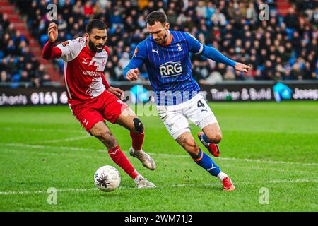 Oldham am Samstag, den 24. Februar 2024. Liam Hogan von Oldham Athletic während des Vanarama National League-Spiels zwischen Oldham Athletic und Kidderminster Harriers im Boundary Park, Oldham am Samstag, den 24. Februar 2024. (Foto: Phill Smith | MI News) Credit: MI News & Sport /Alamy Live News Stockfoto