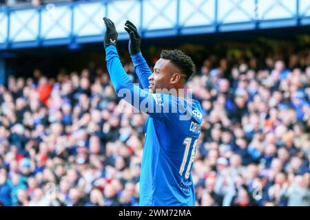 Glasgow, Großbritannien. Februar 2024. Rangers FC spielte Heart of Midlothian FC in einem Spiel der schottischen Premiership im Ibrox Stadium, Glasgow, Schottland. Zu diesem Zeitpunkt sind die Rangers auf dem ersten Platz in der Liga und 2 Punkte vor ihrem nächsten Konkurrenten Celtic. Die Herzen sitzen an dritter Stelle, also ist dies ein wichtiges Spiel für beide Teams. Quelle: Findlay/Alamy Live News Stockfoto