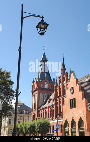 Das neogotische Rathaus in Lębork, Polen Stockfoto