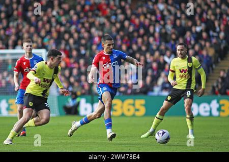 London, Großbritannien. Februar 2024. London, 24. Februar 2024: Daniel Munoz von Crystal Palace am Ball während des Premier League-Spiels zwischen Crystal Palace und Burnley im Selhurst Park am 24. Februar 2024 in London. (Pedro Soares/SPP) Credit: SPP Sport Press Photo. /Alamy Live News Stockfoto