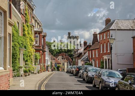 Turm des mittelalterlichen Arundel Castle von der Maltravers Street in Arundel, West Sussex, Großbritannien am 12. Mai 2011 Stockfoto