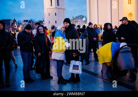 © Jan Schmidt-Whitley/Le Pictorium/MAXPPP - Vilnius 24/02/2024 Jan Schmidt-Whitley/Le Pictorium - 24/02/2024 - lituanie/Vilnius - Quelques milliers de personnes se sont reunies a Vilnius a l'event de l'anniversaire de l'Invasion de l'Ukraine par la Russie. Les manifestants portaient des drapeaux lituaniens, ukrainiens et bielorusses. - Valeurs ACtuelles out, RUSSLAND OUT, NO RUSSIA #norussia, no jdd, jdd out/24/02/2024 - litauen/Wilna - Ein paar tausend Menschen versammelten sich in Vilnius, um den Jahrestag der russischen Invasion in der Ukraine zu feiern. Die Demonstranten trugen Litauisch Ukr Stockfoto