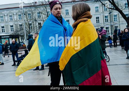 © Jan Schmidt-Whitley/Le Pictorium/MAXPPP - Vilnius 24/02/2024 Jan Schmidt-Whitley/Le Pictorium - 24/02/2024 - lituanie/Vilnius - Quelques milliers de personnes se sont reunies a Vilnius a l'event de l'anniversaire de l'Invasion de l'Ukraine par la Russie. Les manifestants portaient des drapeaux lituaniens, ukrainiens et bielorusses. - Valeurs ACtuelles out, RUSSLAND OUT, NO RUSSIA #norussia, no jdd, jdd out/24/02/2024 - litauen/Wilna - Ein paar tausend Menschen versammelten sich in Vilnius, um den Jahrestag der russischen Invasion in der Ukraine zu feiern. Die Demonstranten trugen Litauisch Ukr Stockfoto