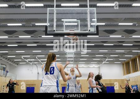 München, Deutschland. Februar 2024. München, 24. Februar 2024: Allgemeine Szene während des Spiels in der 2. DBBL zwischen dem Münchner Basket und den BasCats USC Heidelberg, München. (Sven Beyrich/SPP) Credit: SPP Sport Press Photo. /Alamy Live News Stockfoto