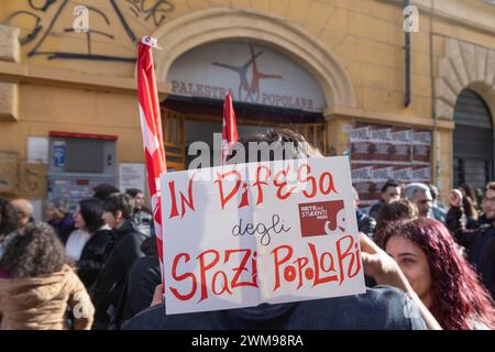 Rom, Italien. Februar 2024. Der Eingang zum San Lorenzo Popular Gym in Rom (Foto: © Matteo Nardone/Pacific Press via ZUMA Press Wire) NUR ZUR REDAKTIONELLEN NUTZUNG! Nicht für kommerzielle ZWECKE! Stockfoto