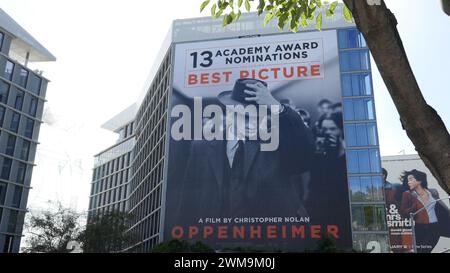 Los Angeles, Kalifornien, USA 23. Februar 2024 Oppenheimer Reklametafel am 23. Februar 2024 in Los Angeles, Kalifornien, USA. Foto: Barry King/Alamy Stock Photo Stockfoto