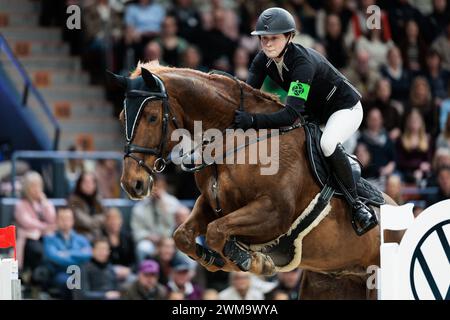 Skandinavium, Schweden. Februar 2024. Jennifer Krogh von Schweden mit Ludwig während der CSI5*-W Göteborg Trophy präsentiert von Guldfynd auf der Göteborg Horse Show am 24. Februar 2024, Skandinavium, Schweden (Foto von Maxime David - MXIMD Pictures) Credit: MXIMD Pictures/Alamy Live News Stockfoto