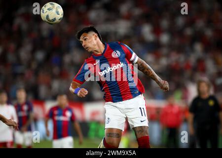 Buenos Aires, Buenos Aires, Argentinien. Februar 2024. Adam Bareiro aus San Lorenzo wurde während des Spiels zwischen Huracan und San Lorenzo als Teil der Copa de la Liga Argentina de Futbol im Stadion Tomas A. Duco am 24. Februar 2024 in Buenos Aires, Argentinien (Credit Image: © Roberto Tuero/ZUMA Press Wire) NUR ZUR REDAKTIONELLEN VERWENDUNG gesehen! Nicht für kommerzielle ZWECKE! Stockfoto