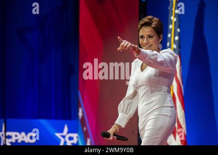 National Harbor, Maryland, USA. Februar 2024. Kari Lake bei der Konservativen Politischen Aktionskonferenz 2024 in National Harbor, Maryland, USA, am Samstag, den 24. Februar, 2024. Vermerk: Annabelle Gordon/CNP/dpa/Alamy Live News Stockfoto